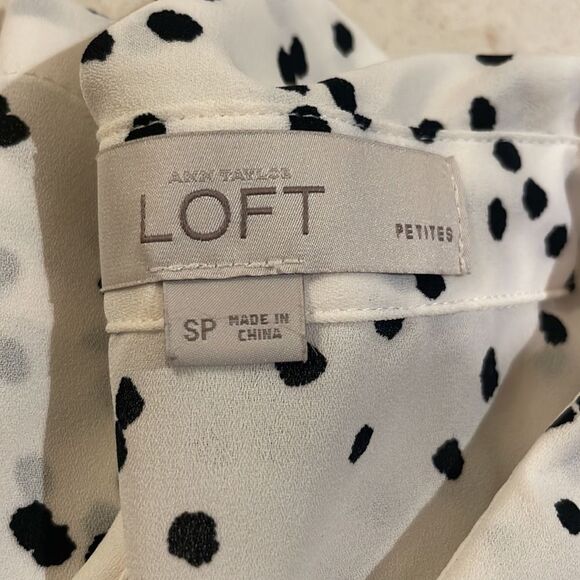Ann Taylor LOFT NWOT Dalmatian print button down top SZ SP. small petites. - Picture 8 of 11